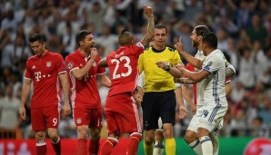 Referee Viktor Kassai machte mit umstrittenen Entscheidungen auf sich aufmerksam