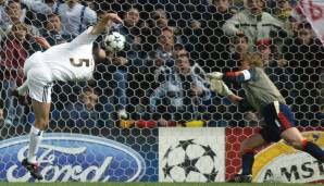 10. März 2004, Achtelfinale Champions League, Rückspiel, Real - FCB 1:0: ... denn im Rückspiel besorgte Zinedine Zidane den einzigen Treffer. Ein frühes Ende der Münchener Europapokal-Träume.
