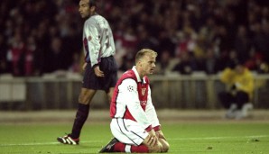 Dennis Bergkamp hatte kein Glück mit der Champions League. Zweimal erreichte er mit Arsenal das Viertelfinale, einmal das Endspiel. Im Finale 2006 (1:2 gegen Barca) kam er nicht zum Einsatz