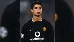 Cristiano Ronaldo: Das ist kein Clearasil-Model, das sich hier mit Manchester United auf dem Rasen des Neckarstadions in Stuttgart verirrt hat ...