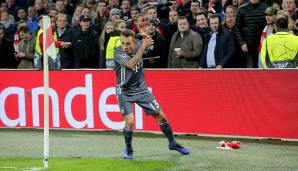 In einer dramatischen Partie trennen sich der FC Bayern und Ajax Amsterdam mit 3:3, wodurch die Münchener am Ende als Gruppensieger feststehen. SPOX hat die Noten zum Spiel.