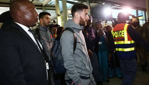 Lionel Messi musste sich nach der Pleite am Flughafen angeblich mit einigen Fans auseinandersetzen.
