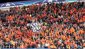 Wie üblich trugen die Fans von APOEL entgegen der Vereinsfarben (blau-gelb) fast durchgängig Orange