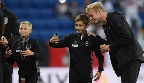 Julian Brandt sieht einen Spagat zwischen der Öffnung des DFB-Teams Richtung Fans und der professionellen Vorbereitung auf ein Spiel.