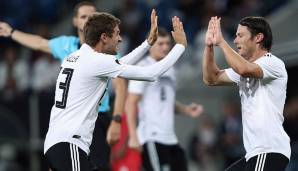 Thomas Müller: Müller spielt immer ist nicht mehr. Befindet sich in einem Leistungstief, trifft kaum noch, legt nicht mehr in unnachahmlicher Manier für seine Kollegen auf. Bei der WM schwach und auch aktuell eher hinten dran im DFB-Team. Note: 5.