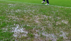 Die Partie zwischen Dortmund und Wehen muss wegen starken Regenfällen abgesagt werden