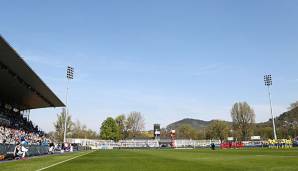 Bei Krawallen rund um das Drittligaspiel zwischen Carl Zeiss Jena und 1860 München (4:0) gab es am Samstag 13 leicht verletzte Polizeibeamte.
