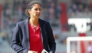 Die DFB-Frauen um Trainerin Steffi Jones wurden in der Weltrangliste wieder von Platz eins verdrängt