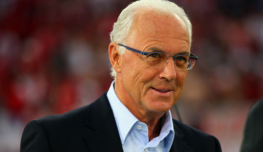 Der Task-Force-Vorsitzender Franz Beckenbauer spricht sich für Änderung der Abseitsregel aus
