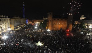 Der ungeschlagene Scudetto musste natürlich gefeiert werden. Die Turiner Innenstadt stand kurz vor der Explosion