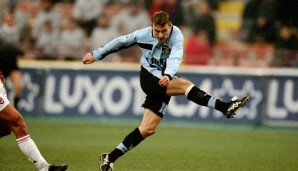 1996: Pavel Nedved von Sparta Prag zu Lazio Rom - Ablöse: etwa 3,5 Millionen Euro. Der Stern des tschechischen Supertechnikers war bei der EM 96 in England aufgegangen. Mit Lazio wurde er Meister, 2 x Pokalsieger und Europacupsieger der Pokalsieger