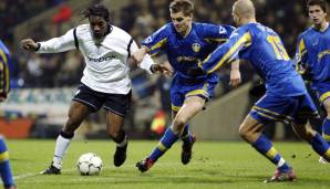 Jay-Jay Okocha: 2002 von PSG zu Bolton Wanderers. Der frühere Frankfurter wurde von Big Sam Allardyce auf die Insel gelockt und blieb überraschender Weise vier Jahre. Er verließ die Trotters als veritable Klub-Legende