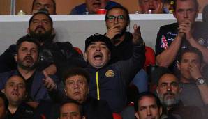 "Sie haben uns die Copa gestohlen", titelte das Sport-Magazin Ole und schloss sich damit den drastischen Worten von Argentiniens Fußball-Legende Diego Maradona an. "Die CONMEBOL ist Abschaum", sagte der.
