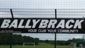 Zugegeben: Der Ballybrack FC ist nicht jedem Fußballfachmann ein Begriff. Aber was sich der irische Amateurklub einfallen ließ, um eine Spielverlegung zu erreichen, ist kaum zu übertreffen.