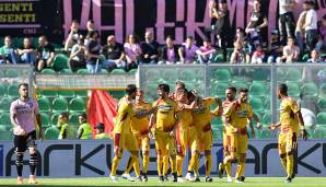 Dann wird es in Italien wie immer wild. An den Aufstiegsplayoffs nehmen nämlich gleich sechs Teams teil. Davon sind nun noch Benevento und Cittadella sowie Pescara und Hellas Verona übrig. Die K.O.-Phase findet ab jetzt mit Hin- und Rückspiel statt.