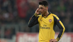 Mesut Özil pokert hoch in seinen Vertragsverhandlungen