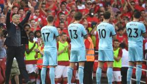 Der Gegner ist der FC Burnley, der dem "grand monsieur" artig die Ehre erweist. Gänsehaut-Atmosphäre im Emirates Stadium!