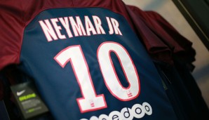 Die klassische Heim-Variante des neuen Neymar-Trikots sieht übrigens so aus...