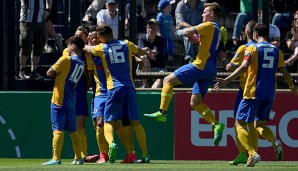 Eintracht Braunschweig jubelt beim klaren 3:0-Pokalerfolg über Jena