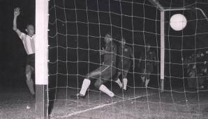 Platz 10: Angel Labruna konnte aufgrund des zweiten Weltkriegs und des Verzichts der Argentinier auf die WMs 1950 und 1954 erst 1958 sein WM-Debüt feiern. Ein Tor gelang dem Stürmer im Alter von 39 Jahren, acht Monaten und 18 Tagen aber nicht mehr.