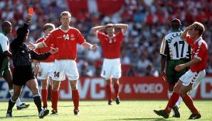 Platz 2: Morten Wieghorst (Dänemark) - 1998 gegen Südafrika - wurde in der 82. Minute erst eingewechselt und sah 02:35 Minuten danach Rot wegen groben Foulspiels. Es war kurioserweise dasselbe Spiel, in dem auch Molnar (Platz 8) seine Rote Karte sah.