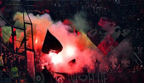 Die albanischen Fans zündeten im Spiel gegen Italien Pyrotechnik
