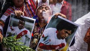 Peruanische Schamanen führen Rituale durch