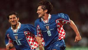 Kroatien 1998: Die Flagge unter den Achseln und der sehr weite Schnitt machen Kroatiens Trikot von 1998 zu einem Klassiker.