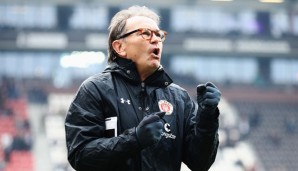 Ist Ewald Lienen bald nicht mehr Pauli-Coach?