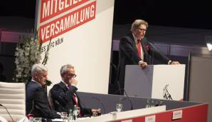 Kölns Vizepräsident Toni Schumacher spricht auf der Mitgliederversammlung.