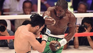 Hassan N'Dam (r.) hat seinen Mittelschergewichtstitel gegen Ryota Murata erfolgreich verteidigt