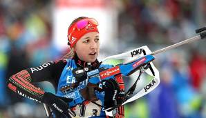 Franziska Preuß am Schießstand beim Biathlon
