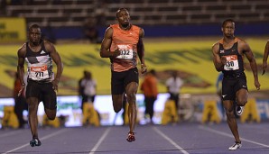 Usain Bolt (M.) greift in Rio nach seinem dritten Olympiatitel über die 100 Meter