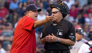 John Farrell (l.) hatte eine hitzige Diskussion mit einem Umpire nach dem kontroversen Play der Yankees