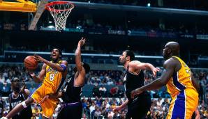 Mit der wohl besten Playoff-Performance seiner Karriere (48 Punkte, 16 Rebounds) erlegte Kobe Bryant (L.A. Lakers) die Kings 2001 in Game 4. Der Sweep brachte das Team einen Schritt näher an den Repeat, L.A. verlor nur ein Spiel in den gesamten Playoffs