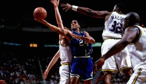 Platz 1 (all-time): Jim Jackson - 12 Teams in 13 Jahren (Mavericks, Nets, Sixers, Warriors, Blazers, Hawks, Cavaliers, Heat, Kings, Rockets, Suns, Lakers)