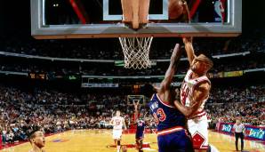 12. Scottie Pippen. Für die Kunst sorgte MJ, Pippen dafür mochte rohe Gewalt. Sein Dunk über Patrick Ewing mit anschließendem Schubser bleibt eine der heftigsten Kampfansagen der NBA-Geschichte.