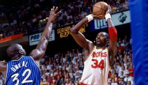 Platz 16: Hakeem Olajuwon (1984-2002, Rockets, Raptors)