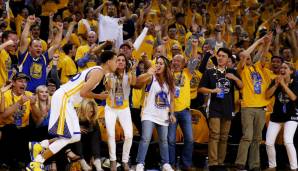 Platz 10: Stephen Curry (Golden State Warriors) - 7/13 Dreier in Spiel 4 der Finals 2016 gegen die Cleveland Cavaliers.