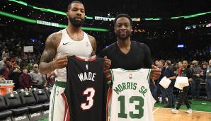 Gegen die Celtics bekam nicht etwa Kyrie Irving das Trikot überreicht, stattdessen tauschte Wade mit Marcus Morris - dem passt das Jersey doch wahrscheinlich gar nicht ...