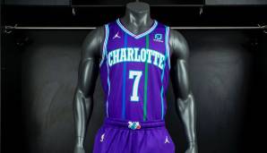 CHARLOTTE HORNETS: Es ist offiziell! Charlotte bringt die Purple Uniforms zurück - und das natürlich mit einem Anlass. Vor 25 Jahren zockten Larry Johnson, Alonzo Mourning oder Dell Curry in diesen Dingern. Ein Evergreen, dieses Jersey.