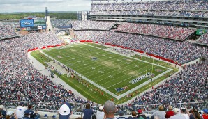 New England Patriots: Jeder der 68.700 Sitze im Gillette Stadium ist exakt auf die 50-Yard-Line ausgerichtet - und hat einen Becherhalter. Der Parkplatz des Stadions umfasst einen doppelt so großen Raum wie alle Park-Meter in Boston zusammengerechnet