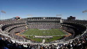 Oakland Raiders: Das viertälteste NFL-Stadion (und fünftälteste MLB-Stadion) beherbergt die Raiders seit 1966. Der Austausch des Rasens zwischen Football- und Baseball-Spielen kostet jedes Mal 250.000 (!) Dollar. Bis zu 63.132 Zuschauer passen rein...