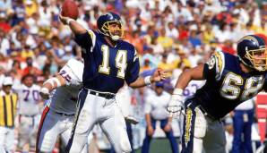 10. Dan Fouts (San Diego Chargers): 3