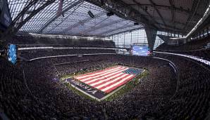 Patriotisch ging es bei der Hymne im U.S. Bank Stadium vor der Partie Vikings vs. Saints zu