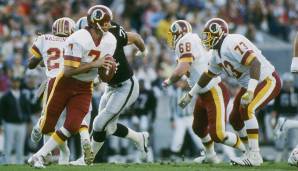 Platz 9, Joe Theismann (Washington Redskins), Super Bowl XVIII: 16/45, 243 YDS, 2 INT, 1 FUM, QBR: 45,3