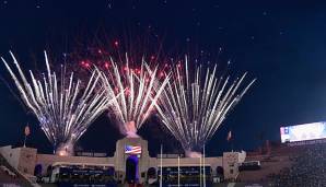 Feuerwerk gab es vorm Spiel der Rams gegen die Falcons schon vor dem Spiel im L.A. Memorial Coliseum, das erstmals seit Mitte der 90er Jahre wieder ein Playoff-Spiel ausgerichtet hat
