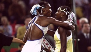27.09.1999, Grand Slam Cup (München, Teppich), Finale: Serena - Venus 6:1, 3:6, 6:3