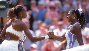 26.06.2000, Wimbledon (London, Rasen), Halbfinale: Serena - Venus 2:6, 6:7