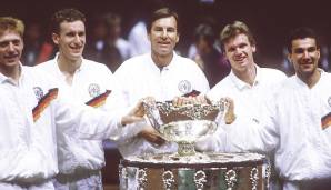 Becker sicherte Deutschland den Davis Cup insgesamt zweimal (1988, 1989). Seine Einzelbilanz: 38 zu 3